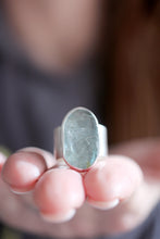 Anell de plata amb Aiguamarina natural.