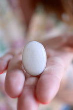 Anell de plata amb Pedra Lluna natural.