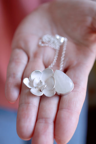 Penjoll Orquídia i Pedra Lluna.