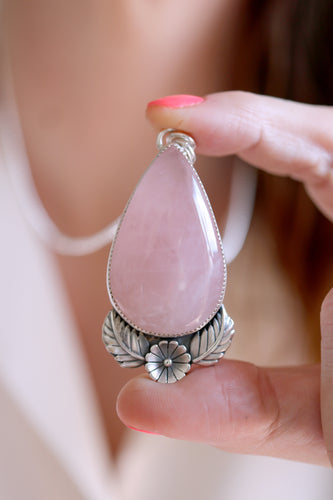 Penjoll de plata amb Quars Rosa.