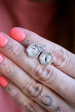 Arracades de plata amb Quars amb Turmalina hexagonal.