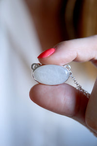Penjoll de plata amb Pedra Lluna natural.