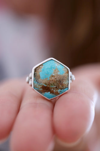 Anell de plata amb Turquesa hexagonal.