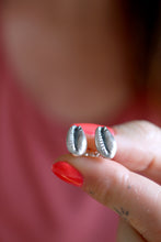 Arracades de plata en forma de petxines Cauri.