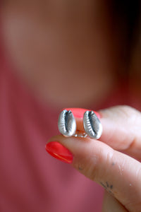 Arracades de plata en forma de petxines Cauri.