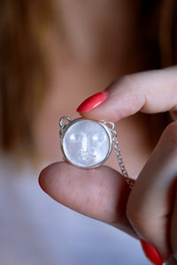 Penjoll de plata amb Lluna de Nacre.