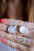 Penjoll de plata amb Lluna de Nacre.