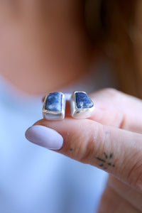 Arracades plata amb Safirs blaus en brut.
