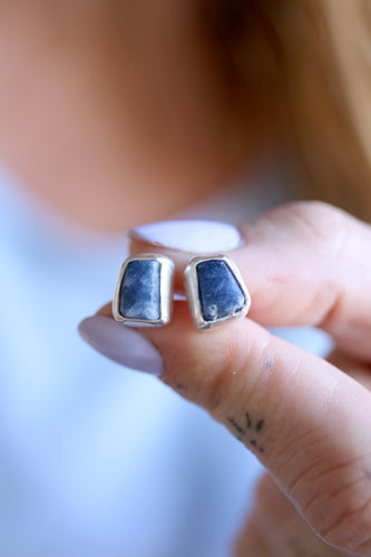 Arracades plata amb Safirs blaus en brut.