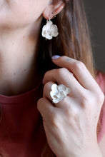 Anell Orquídia de plata.