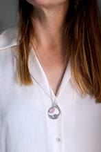 Penjoll de mitja Lluna de plata amb Quars Rosa.