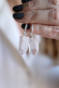 Arracades de plata amb Quars transparent.