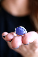 Anell de plata amb Tanzanita natural.