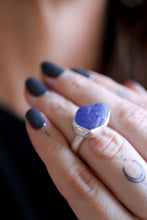 Anell de plata amb Tanzanita natural.