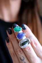 Anell de plata amb Tanzanita natural.