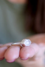 Anell de plata amb Diamant Herkimer. (Talla 16)