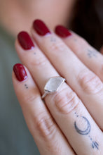 Anell de plata amb Diamant Herkimer. (Talla 14)