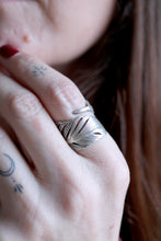 Anell de ploma de plata.