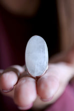 Anell de ploma de plata amb Pedra Lluna.