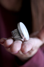 Anell de ploma de plata amb Pedra Lluna.