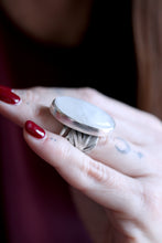 Anell de ploma de plata amb Pedra Lluna.