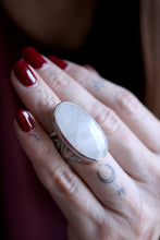 Anell de ploma de plata amb Pedra Lluna.