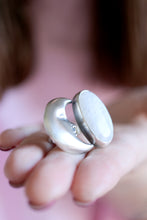 Anell de mitja Lluna de plata amb Pedra Lluna.