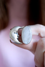 Anell de mitja Lluna de plata amb Pedra Lluna.