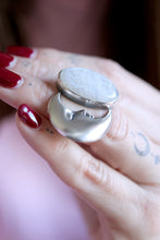 Anell de mitja Lluna de plata amb Pedra Lluna.