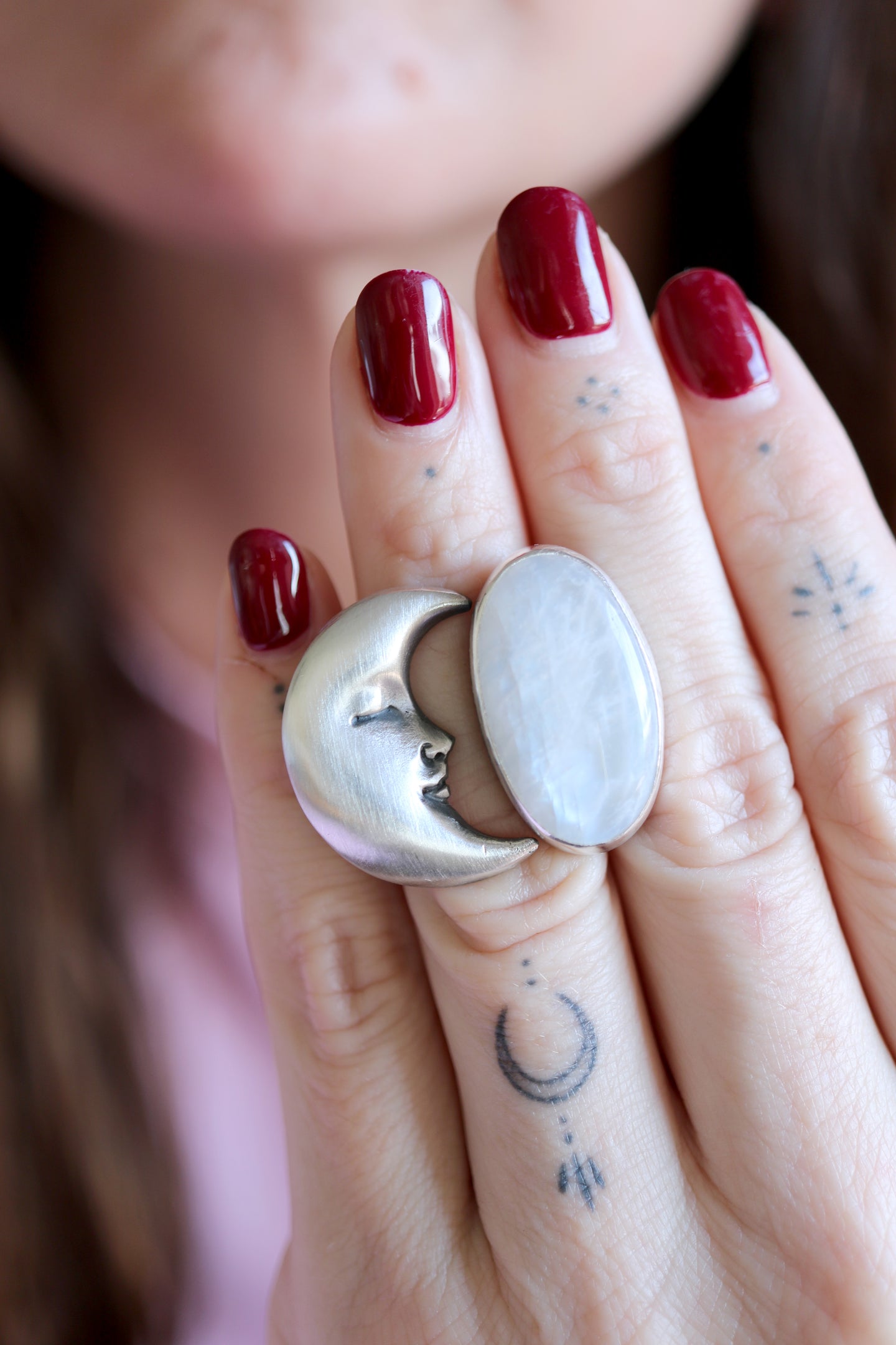 Anell de mitja Lluna de plata amb Pedra Lluna.