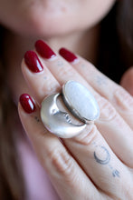 Anell de mitja Lluna de plata amb Pedra Lluna.