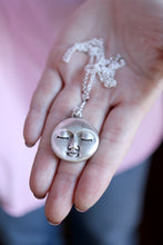 Penjoll de Lluna plena de plata.