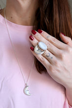 Anell de mitja Lluna de plata amb Pedra Lluna.