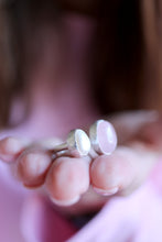 Anell de plata amb Quars Rosa i Perla.