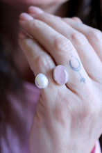 Anell de plata amb Quars Rosa i Perla.