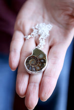 Penjoll de plata amb Ammonit.