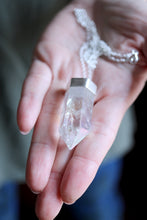 Penjoll de plata amb Quars Aura Àngel.