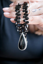 Collaret d'Espinel·la i Turmalina negra.