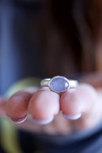 Anell de plata amb Tanzanita natural.