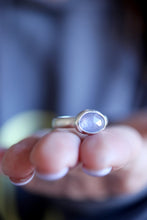 Anell de plata amb Tanzanita natural.