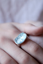 Anell de plata amb Aiguamarina natural.