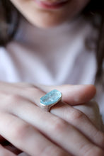 Anell de plata amb Aiguamarina natural.