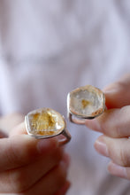 Anell de plata amb Quars Citrí en brut.