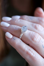 Anell de plata amb Diamant Herkimer. (Talla 10)