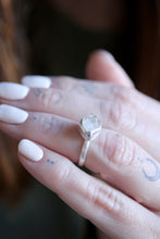 Anell de plata amb Diamant Herkimer. (Talla 12)