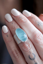 Anell de plata amb Aiguamarina natural.