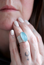 Anell de plata amb Aiguamarina natural.