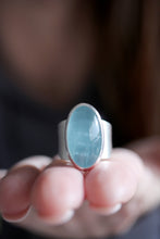 Anell de plata amb Aiguamarina natural.