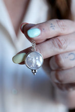 Penjoll de plata amb Lluna de Nacre i boletes.