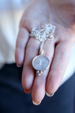 Penjoll de plata amb Lluna de Nacre i boletes.